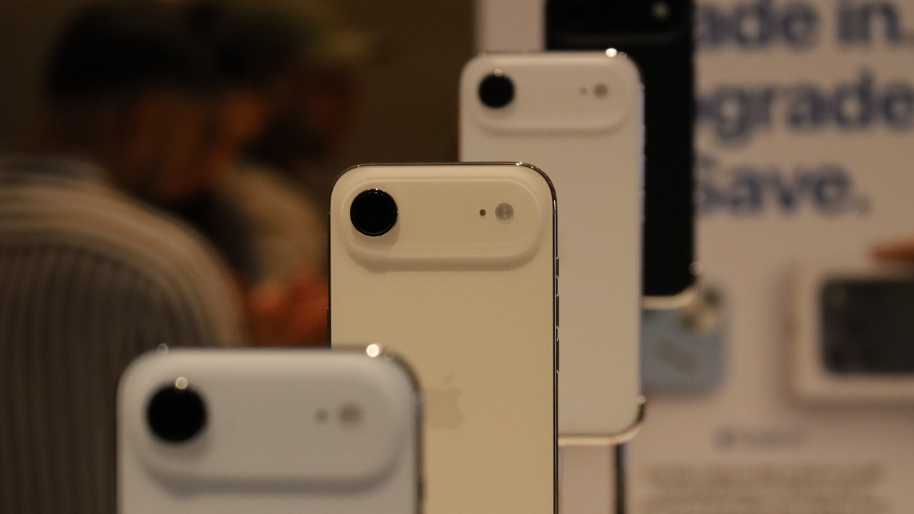 IPhone 17 Air Launch TRX