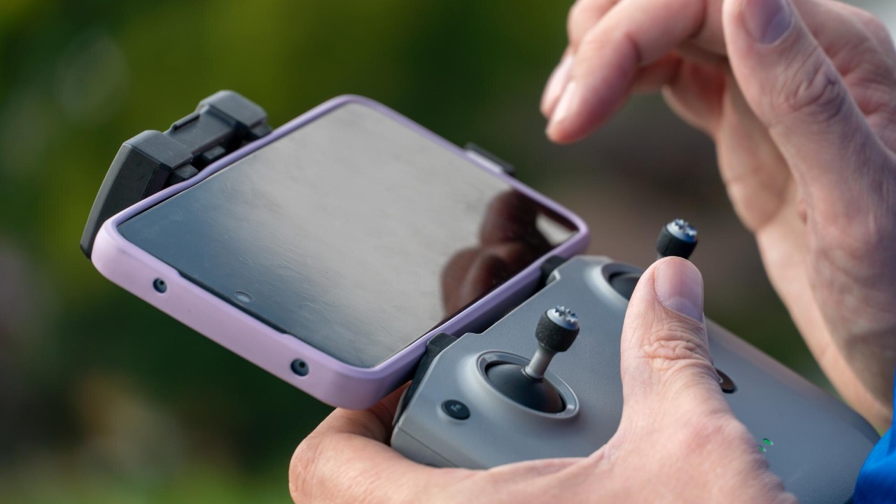 Abxylute’s mobile controller