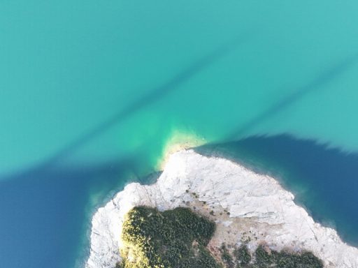 Green Ice Forms on Lake