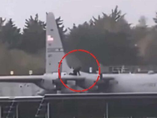 Damaged USAF KC-135 lands