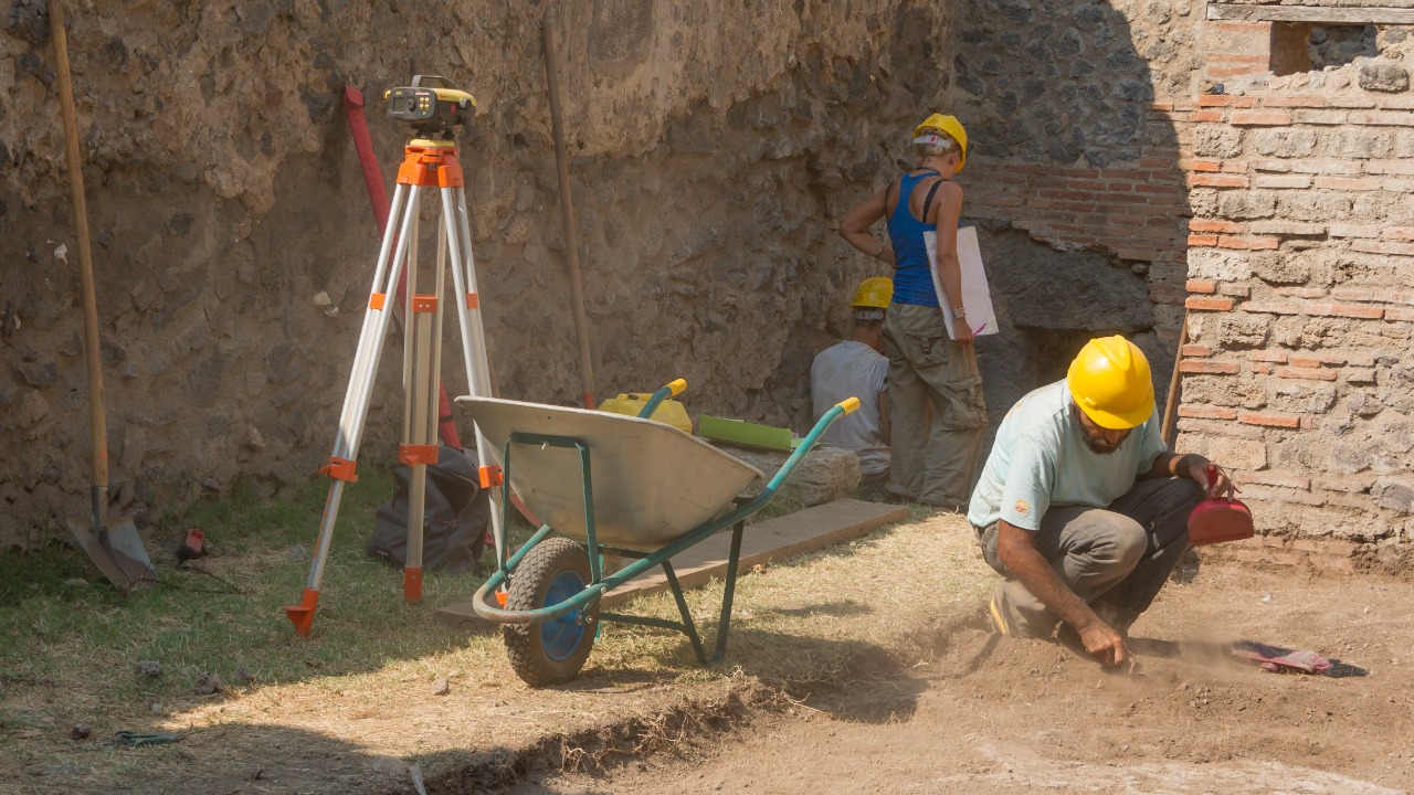 Archaeologist