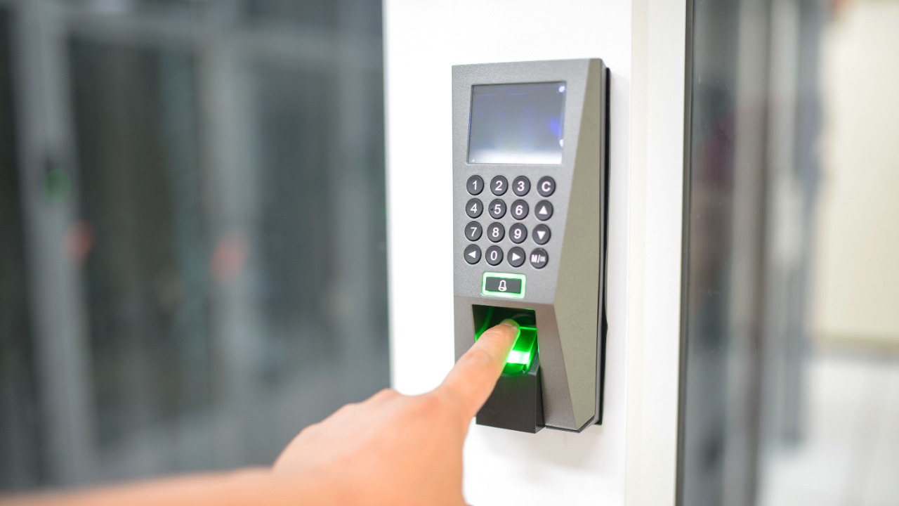 Biometric gun safes