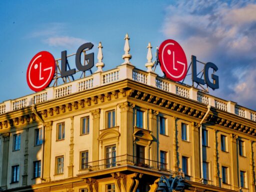 LG