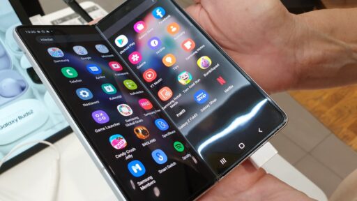 Samsung Galaxy Z Fold 8
