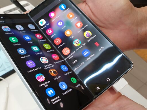 Samsung Galaxy Z Fold 8